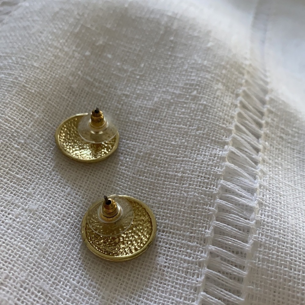 Vintage button earrings. - Picture 2 of 5